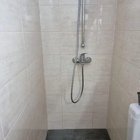 Garsoniere Ana شقة