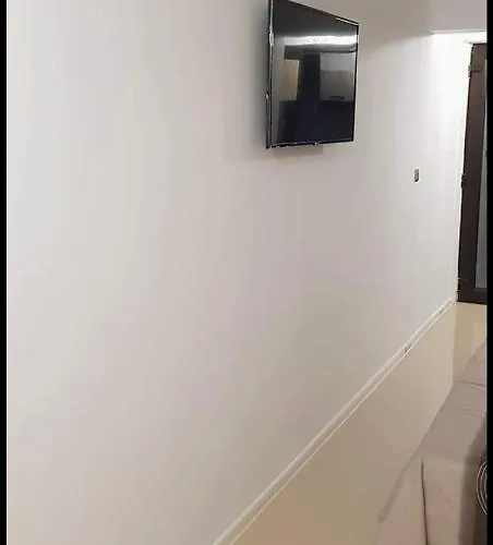 Garsoniere Ana דירה *